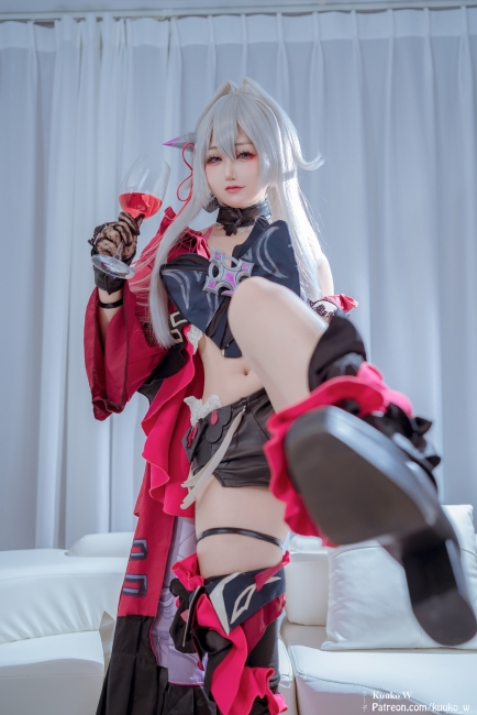 GalleryEpic.com_09(1).thumb.jpg.55b7ef466a646f94b33420dde91be97f.jpg